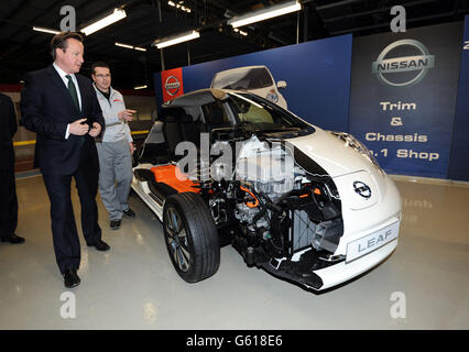 Cameron visites usine Nissan Banque D'Images