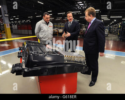 Cameron visites usine Nissan Banque D'Images