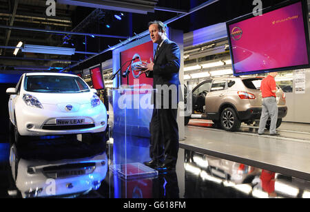 Le Premier ministre David Cameron prononce un discours lors d’une visite à l’usine Nissan de Sunderland. Banque D'Images