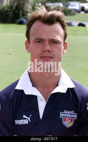 Phil Christopher de l'équipe de Rugby Union Bristol Shoguns lors de la séance photo annuelle de son club avant la nouvelle saison. Banque D'Images