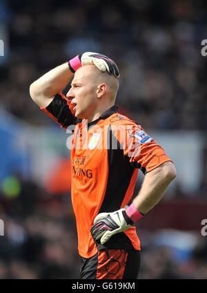 Football - Barclays Premier League - Aston Villa / Liverpool - Villa Park.Brad Guzan, gardien de but Aston Villa Banque D'Images