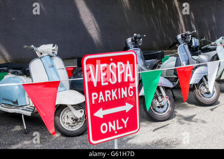 Parking, Vespa Banque D'Images