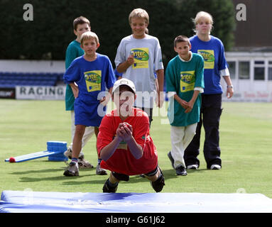 Norwich Union entre l'École d'été de Cricket Banque D'Images