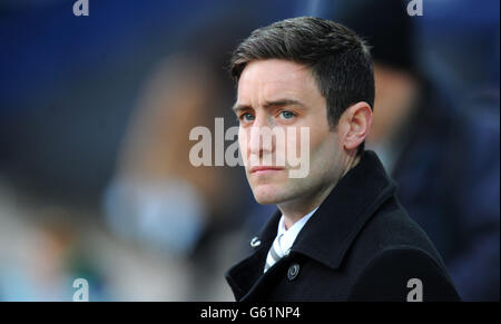 Lee Johnson, gestionnaire Athlétique d'Oldham, avant la npower football League, un match contre Preston North End à Deepdale, Preston. Banque D'Images