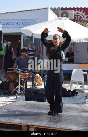 La danseuse de flamenco au marché artisanal, Pilar de la Mola, Formentera, Espagne Banque D'Images