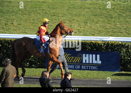 Courses hippiques - William Hill Lincoln Day - Hippodrome de Doncaster.Jockey Jimmy Quinn sur Brockfield avant le Harriet Powell handicap Banque D'Images