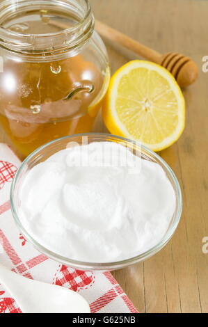 Recette de régime : le bicarbonate de soude, citron et miel Banque D'Images