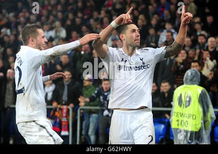 Clint Dempsey de Tottenham Hotspur célèbre son deuxième but Banque D'Images