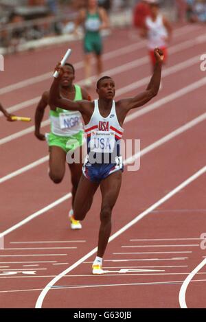 Athlétisme - Jeux Olympiques de Barcelone 1992 - Men's 4x100m finale du relais Banque D'Images