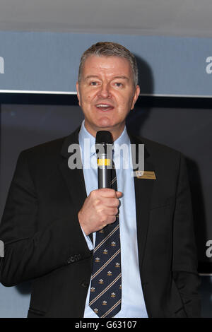 Cricket - Surrey CCC Photocall - Kia Oval. Le président de Surrey, Richard Thompson, parle Banque D'Images