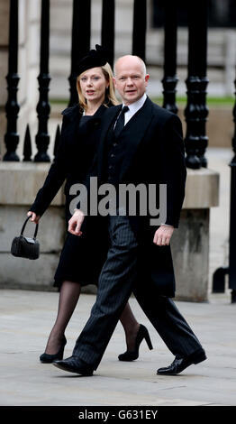 William Hague arrive pour le service funéraire de la baronne Thatcher, à la cathédrale Saint-Paul, dans le centre de Londres. Banque D'Images