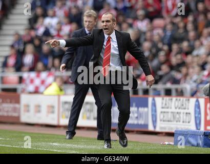 Football - Barclays Premier League - Sunderland / Everton - Stade de lumière. Paolo Di Canio, le directeur de Sunderland, sur la ligne de contact Banque D'Images