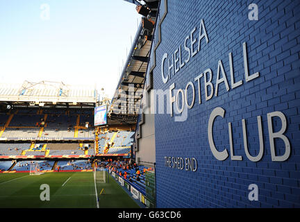 Football - UEFA Europa League - semi final - second Leg - Chelsea / FC Basel - Stamford Bridge. Vue générale du pont Stamford Banque D'Images