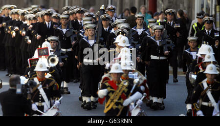 HMS Edinburgh Privilege Parade pour exercer la liberté de la ville du navire à Édimbourg, en Écosse. Banque D'Images