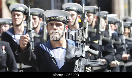 Le HMS Edinburgh Parade Privilège Banque D'Images