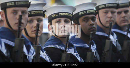 Le HMS Edinburgh Parade Privilège Banque D'Images