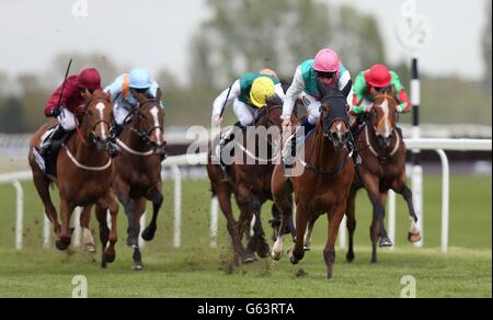 Les courses de chevaux - champ &AMP ; SIA Raceday Charité - Newbury Banque D'Images
