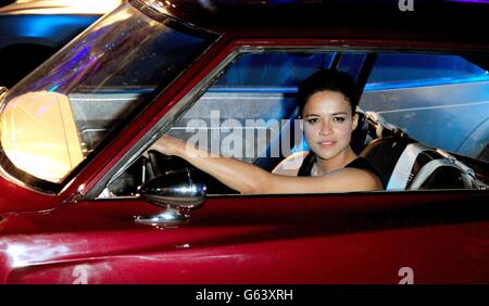 Michelle Rodriguez arrive à la première mondiale après la fête de Fast and Furious 6 qui s'est tenue à Somerset House à Londres. Banque D'Images