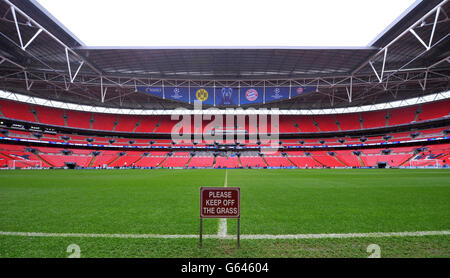 Le stade Wembley se prépare à accueillir la finale de la Ligue des champions de l'UEFA entre le Bayern de Munich et Borissia Dortmund. Banque D'Images