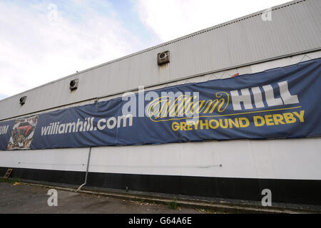 Greyhound Racing - William Hill Derby - Quarter finals - Wimbledon Stadium. Vue générale sur l'extérieur du stade de Wimbledon Banque D'Images