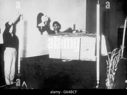 Politique - dictateur fasciste Benito Mussolini's coffin - cimetière de San Cassiano - Italie Banque D'Images