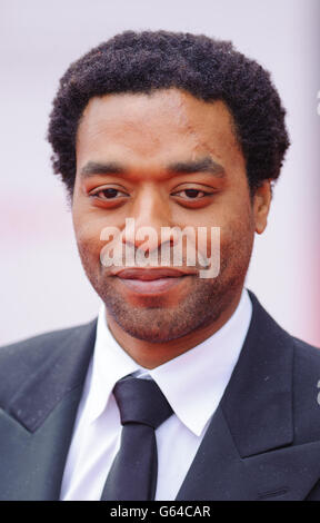 Chiwetel Ejiofor arrive pour les Arqiva British Academy Television Awards 2013 au Royal Festival Hall, Londres. Banque D'Images