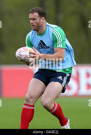 Rugby Union - Lions Conditioning Camp - WRU National Center of Excellence - Vale of Glamorgan.Lions Jamie Roberts pendant le camp de conditionnement au Centre national d'excellence de l'UGU, Vale of Glamorgan. Banque D'Images