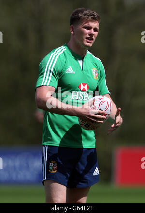 Rugby Union - Lions Conditioning Camp - WRU National Center of Excellence - Vale of Glamorgan.Lions Owen Farrell pendant le camp de conditionnement au Centre national d'excellence de la WRU, Vale of Glamorgan. Banque D'Images