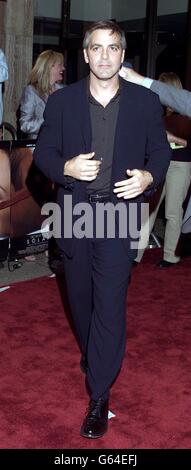 George Clooney Solaris.George Clooney arrive au Cinerama Dome d'Arclight, Hollywood, CA, pour la première de Solaris. Banque D'Images