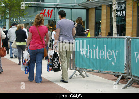 Ouverture du centre commercial de Whiteley Village Banque D'Images