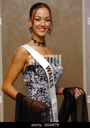 Miss pays de Galles - Michelle Bush, 22 ans, de Cardiff, l'un des cinq candidats représentant le Royaume-Uni et l'Irlande pour Miss monde, pose lors d'un gala de charité à l'hôtel Grosvenor House. Les quatre-vingt-quinze finalistes nationaux se rentreront demain au Nigeria, avant la finale de décembre. Banque D'Images