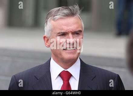 L'ancien TD et le sénateur Ivor Callely arrivent au tribunal de district de Dublin où il fait face à des allégations qu'il a fait de fausses réclamations pour les téléphones mobiles pendant qu'un politicien au service. Banque D'Images