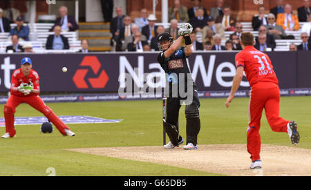 Martin Guptill, de Nouvelle-Zélande, chauve-souris pendant la première journée internationale au terrain de cricket de Lord, Londres. Banque D'Images