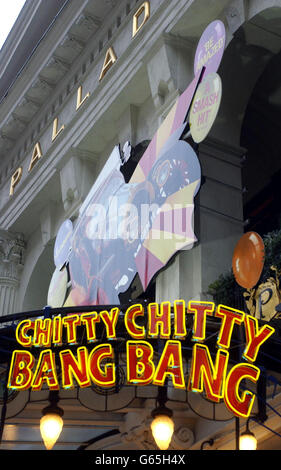 Le London Palladium Theatre dans Argyll Street montrant Chitty Chitty Bang Bang. Banque D'Images