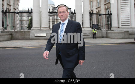 Taoiseach Enda Kenny sur la voie du lancement du rapport case for Investing in Europe 2013 à l'hôtel Merrion de Dublin. Banque D'Images