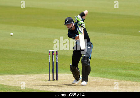 Cricket - second NatWest One Day International - Angleterre / Nouvelle-Zélande - Ageas Bowl.Martin Guptill, de Nouvelle-Zélande, chauve-souris pendant la deuxième journée internationale au Ageas Bowl, à Southampton. Banque D'Images