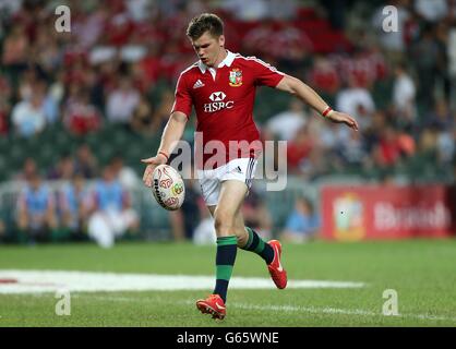 Rugby Union - 2013 British and Irish Lions Tour - Barbarians contre British and Irish Lions - Hong Kong Stadium. Owen Farrell, Lions britanniques et irlandais Banque D'Images