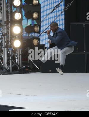 Capital FM Summertime ball - Londres.Labyrinthe lors du Summertime ball de Capital FM au stade Wembley, Londres. Banque D'Images