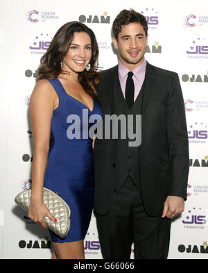 Kelly Brook et Danny Cipriani arrivent à OJAM - un événement exclusif en aide à la Fondation JLS qui recueille des fonds pour la recherche sur les cancers qui touchent les enfants et les jeunes, en partenariat avec cancer Research UK - à Battersea Evolution à Battersea Park, Londres. Banque D'Images