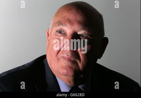 Photo précédemment non publiée de Paul Bone, père de PC Fiona Bone, lors d'une interview à la presse au siège de la police du Grand Manchester à Newton Heath, Manchester. Le tueur de police Dale Cregan est condamné à mort en prison pour avoir tué quatre personnes après son procès de longue date qui a pris fin aujourd'hui. Banque D'Images