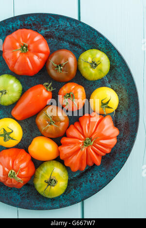 Divers heirloom tomatoes Banque D'Images