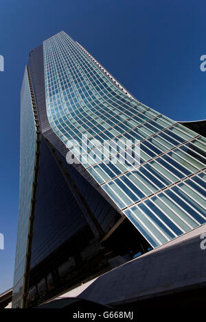 La tour CMA CGM, un 147m de haut gratte-ciel, conçu par Zaha Hadid en 2004, Euroméditerranée, dans le quartier central des affaires Banque D'Images