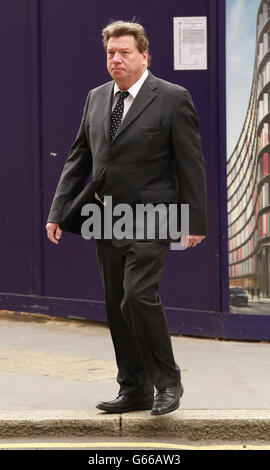 Anthony Pallant arrive au Old Bailey à Londres, où, avec l'ancien propriétaire de journaux Eddy Shah, il est accusé d'attaquer des jeunes filles. Banque D'Images