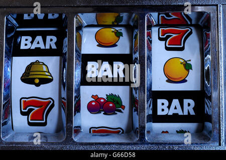 Close up de trois machines à sous Jackpot sur sept Banque D'Images