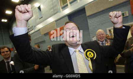 Mark McDonald, candidat du SNP, arrive lors du décompte des élections partielles d'Aberdeen Donside au Beacon Center, Aberdeen, Écosse. Banque D'Images