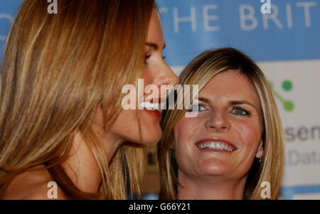 Trinny Woodall (à gauche) et Susannah Constantine arrivent aux British Book Awards au Meridien Grosvenor House à Park Lane, Londres. La 14e cérémonie annuelle de remise de prix littéraires de grande envergure reconnaît les BEST-sellers plutôt que les favoris des critiques. Banque D'Images