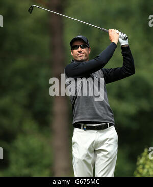 Golf - le championnat ouvert 2013 - qualification - Club de golf Sunningdale. Ross Fisher, en Angleterre, débarque sur le 15e trou Banque D'Images