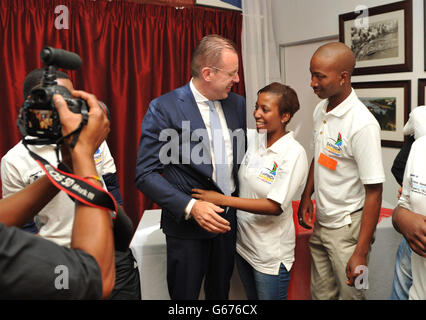 La présentation pour les jeunes Sud-Africains sélectionnés pour faire partie de la Clipper Round the World Yacht Race stages au point Yacht Club à Durban, Afrique du Sud Banque D'Images