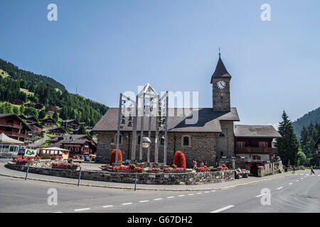 Morgins village, station de ski et de destination de vacances populaire en été, la région des Portes du Soleil touristique, Suisse Banque D'Images