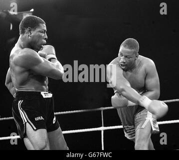 Frank Bruno v Tim Witherspoon Banque D'Images